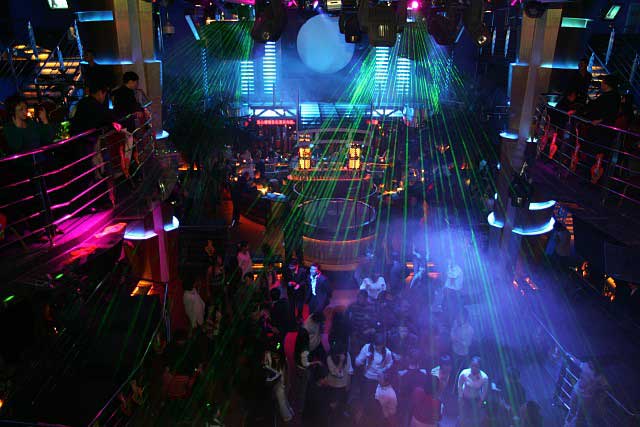 春節期間西安KTV招聘服務員面試需要的條件和技巧